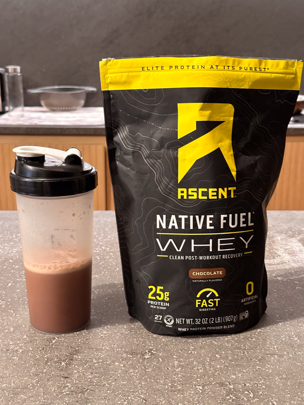 Ascent whey protein chocolate flavor with mixer bottle